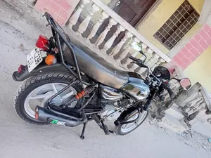 New Bajaj Boxer 125 2025 Black