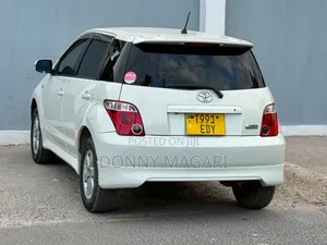 Toyota IST 2005 White