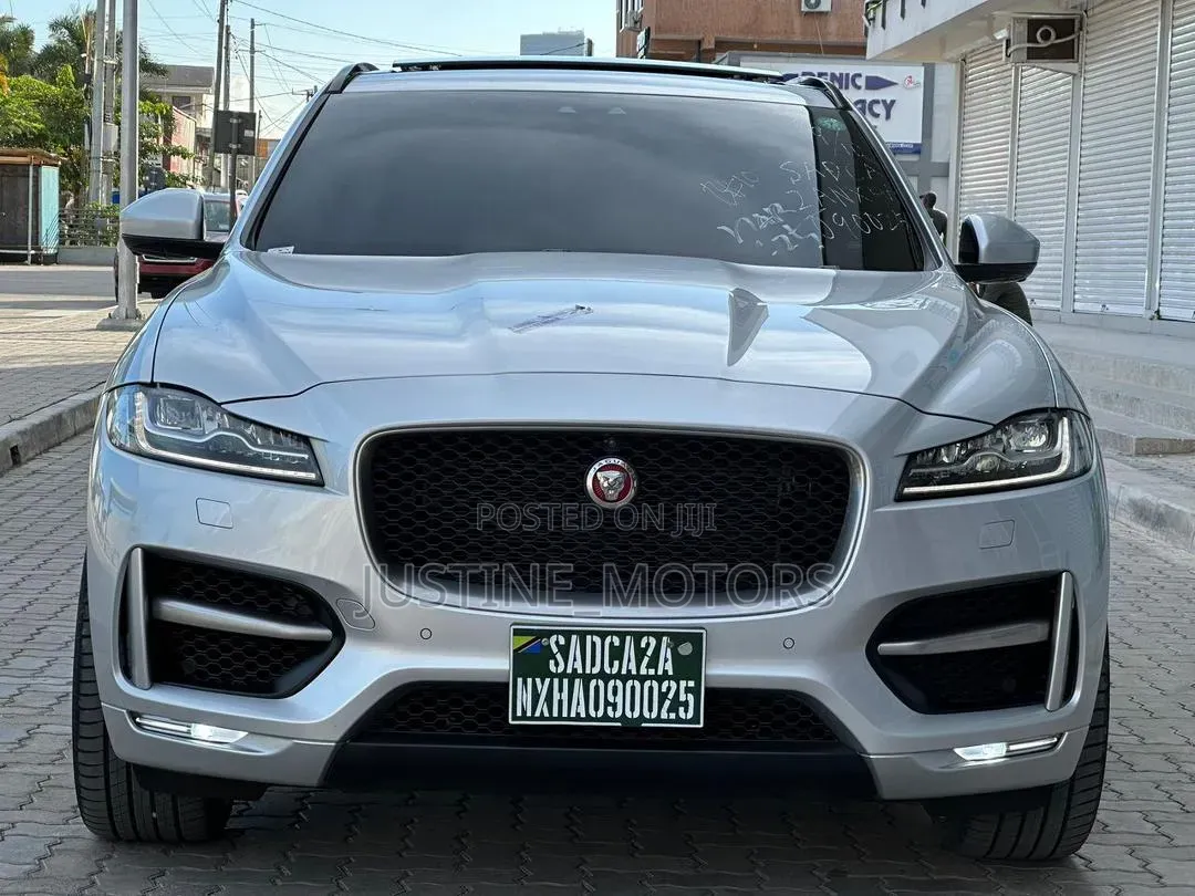 Jaguar F-Pace 2018 Gray