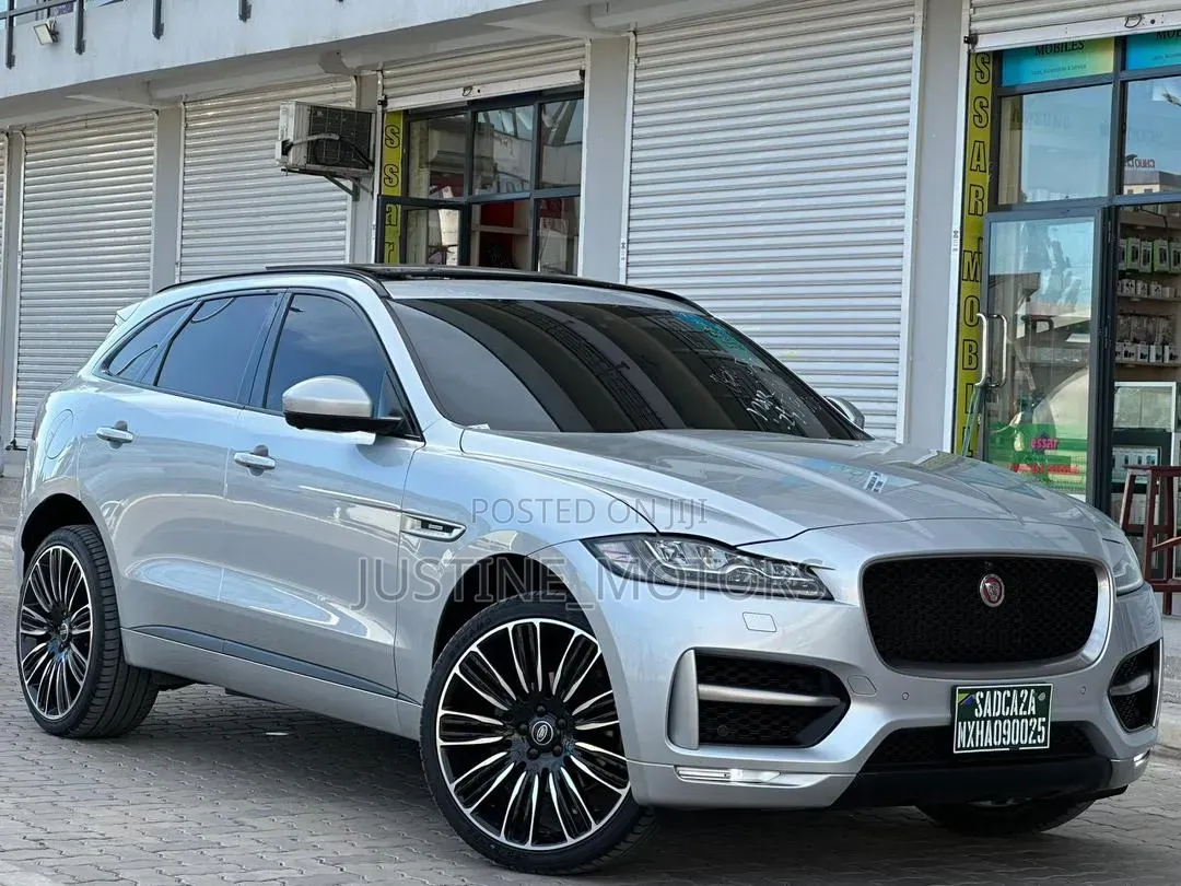 Jaguar F-Pace 2018 Gray