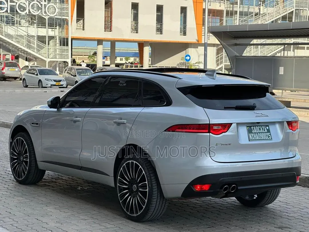 Jaguar F-Pace 2018 Gray