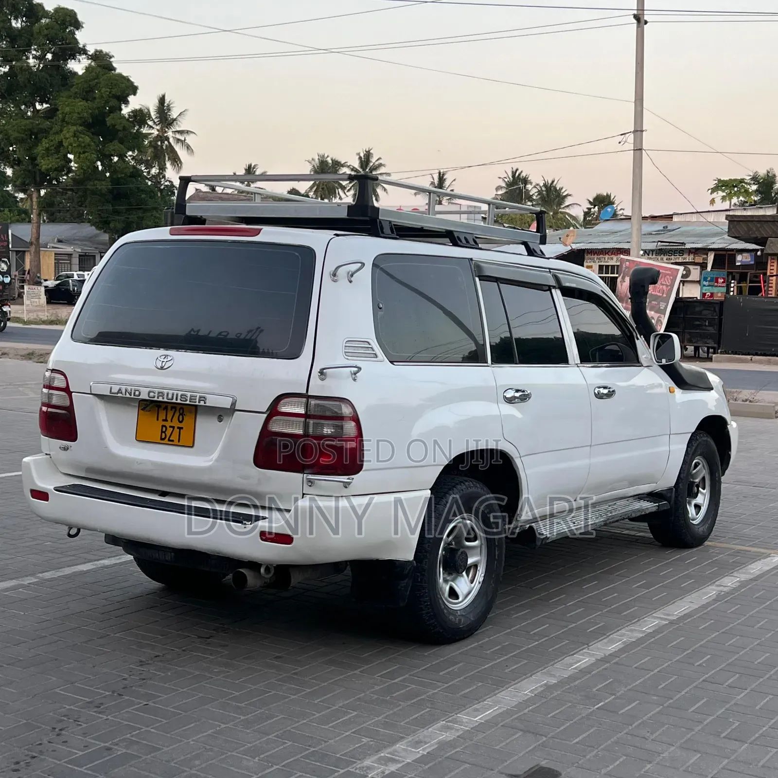 Toyota Land Cruiser 2004 White
