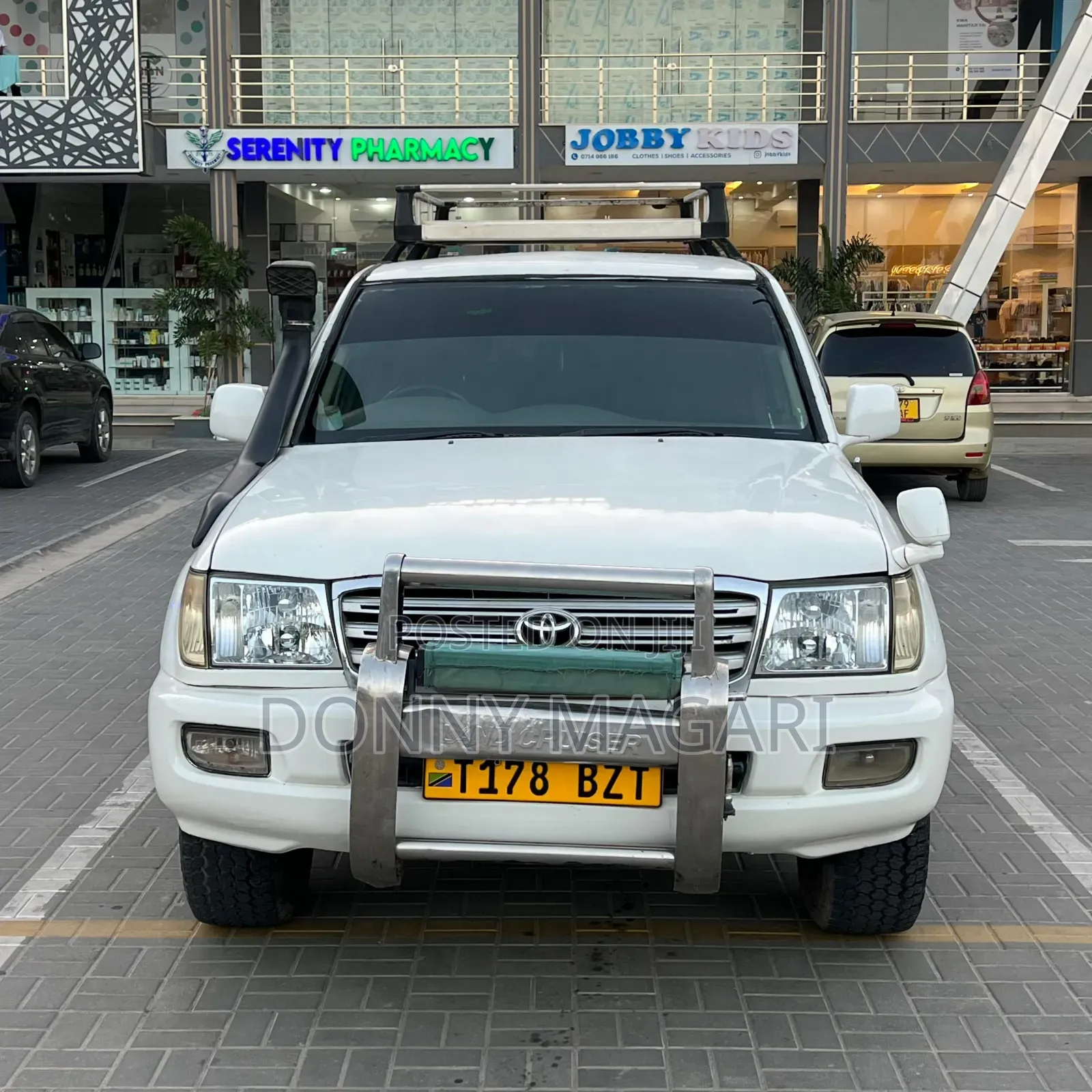 Toyota Land Cruiser 2004 White