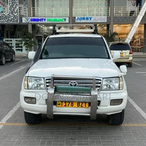 Toyota Land Cruiser 2004 White