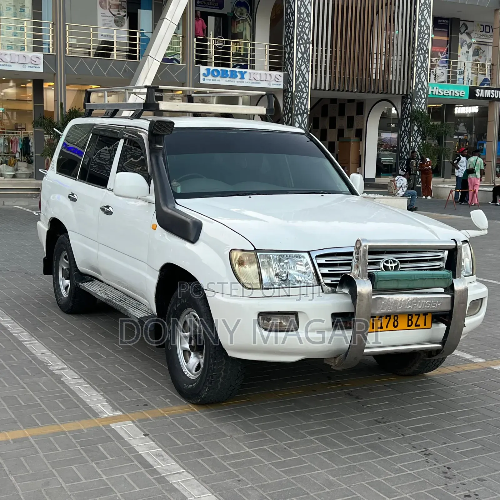 Toyota Land Cruiser 2004 White