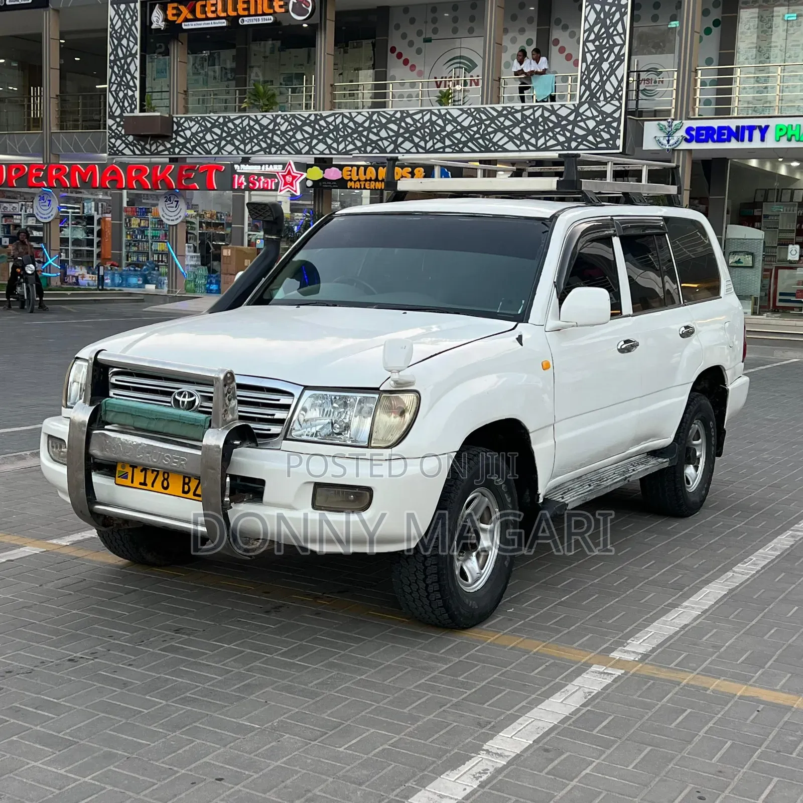 Toyota Land Cruiser 2004 White