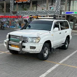 Toyota Land Cruiser 2004 White