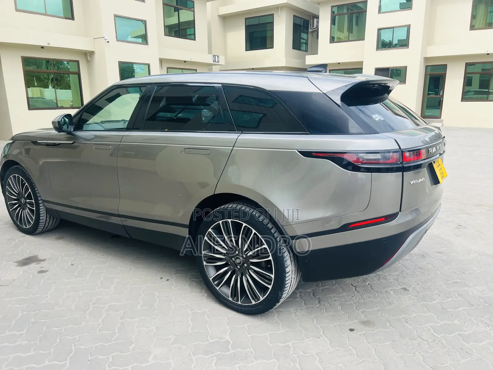 Rover 220 2020 Gray