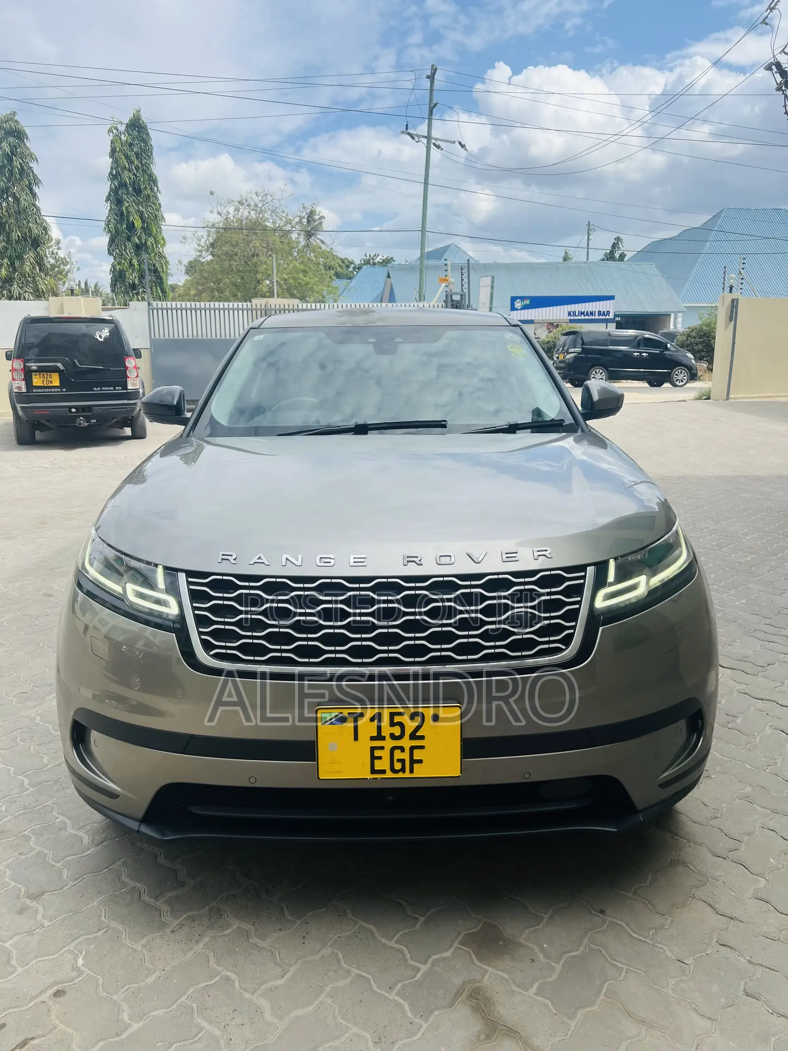 Rover 220 2020 Gray