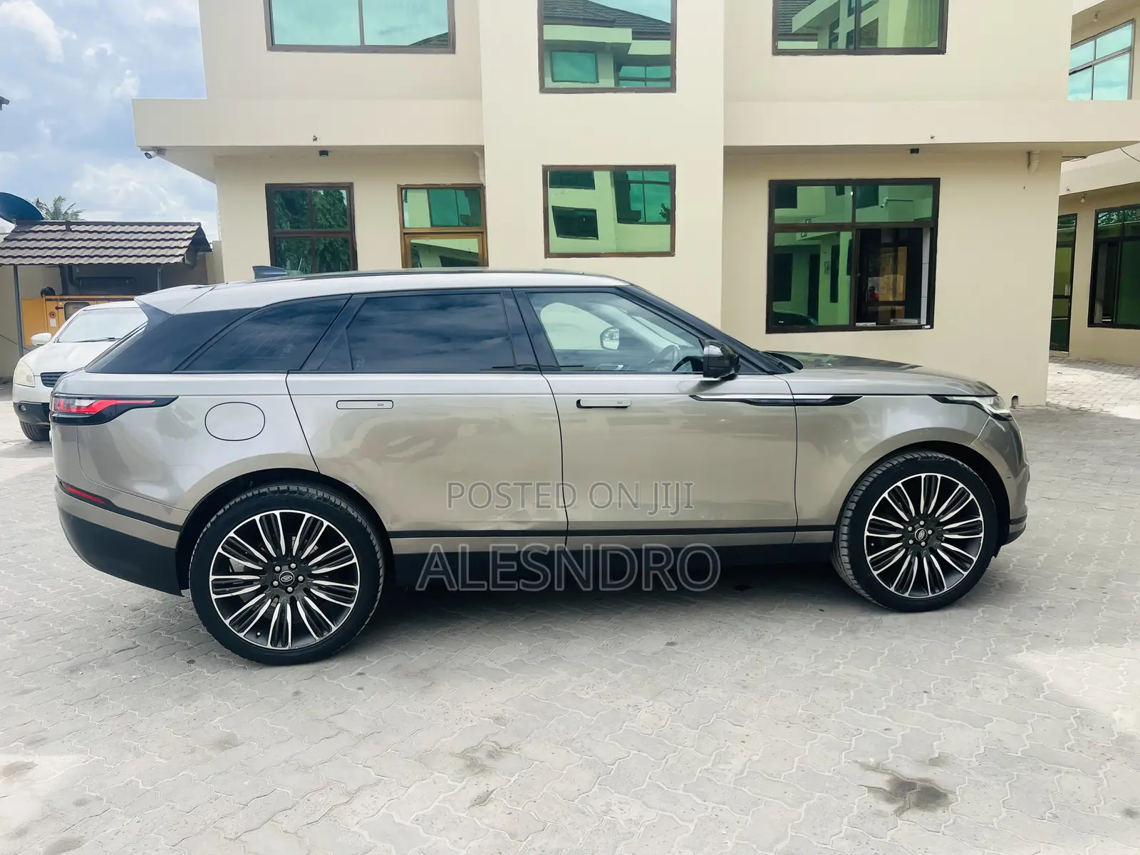 Rover 220 2020 Gray