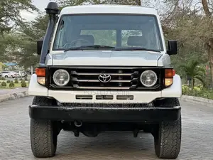 Toyota Land Cruiser 2008 White