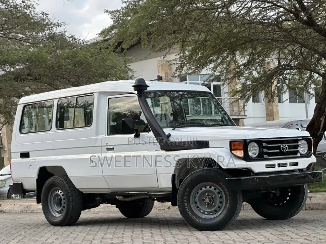 Toyota Land Cruiser 2008 White