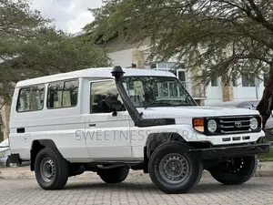 Toyota Land Cruiser 2008 White