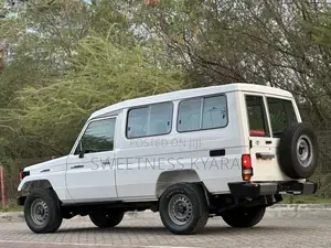 Toyota Land Cruiser 2008 White