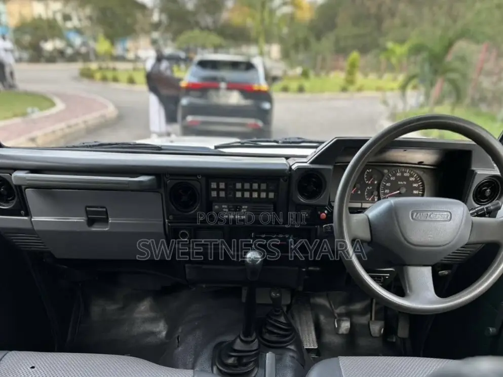 Toyota Land Cruiser 2008 White