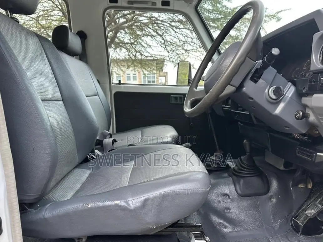 Toyota Land Cruiser 2008 White
