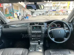 Toyota Crown 2006 Black