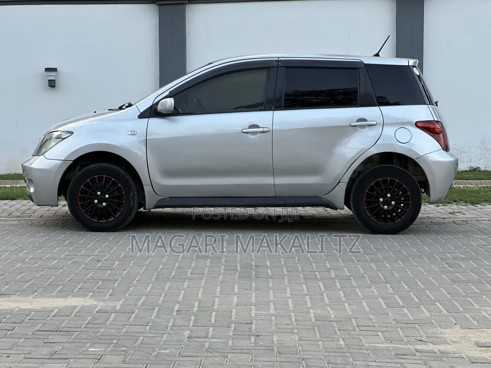 Toyota IST 2004 Silver