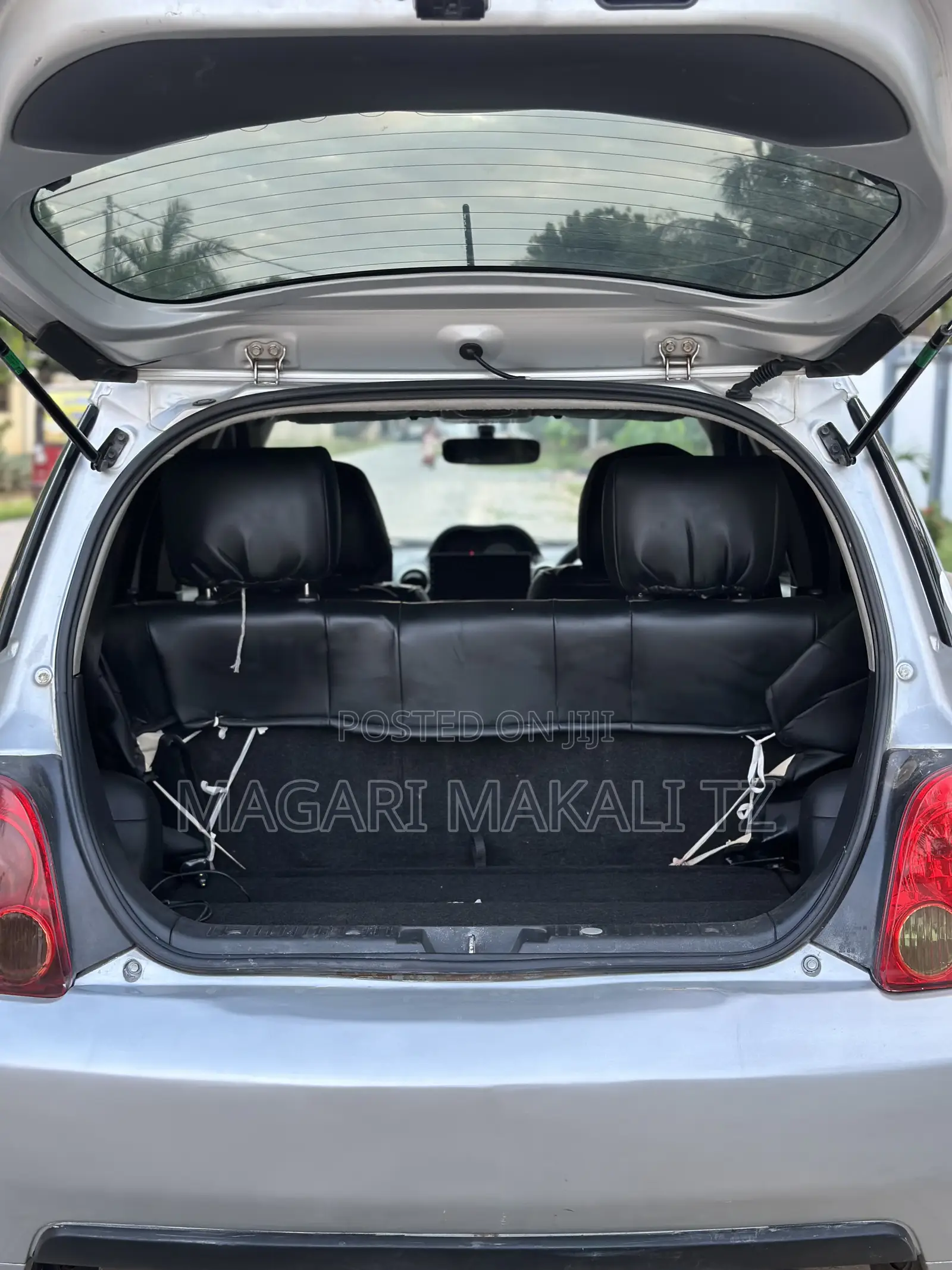 Toyota IST 2004 Silver