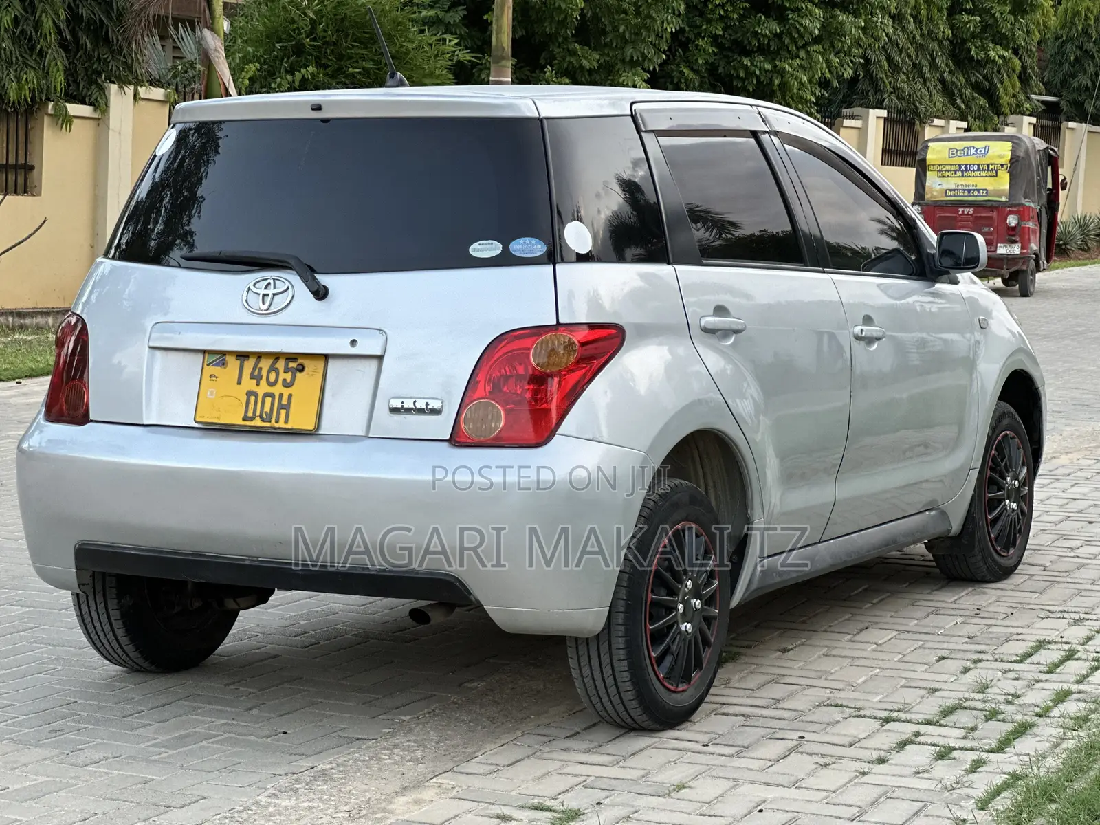 Toyota IST 2004 Silver