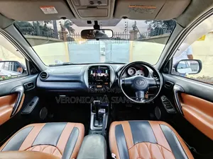 Toyota RAV4 2005 White