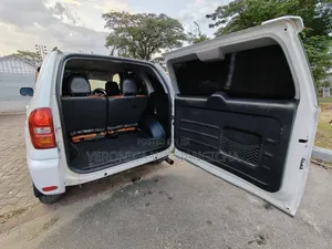 Toyota RAV4 2005 White