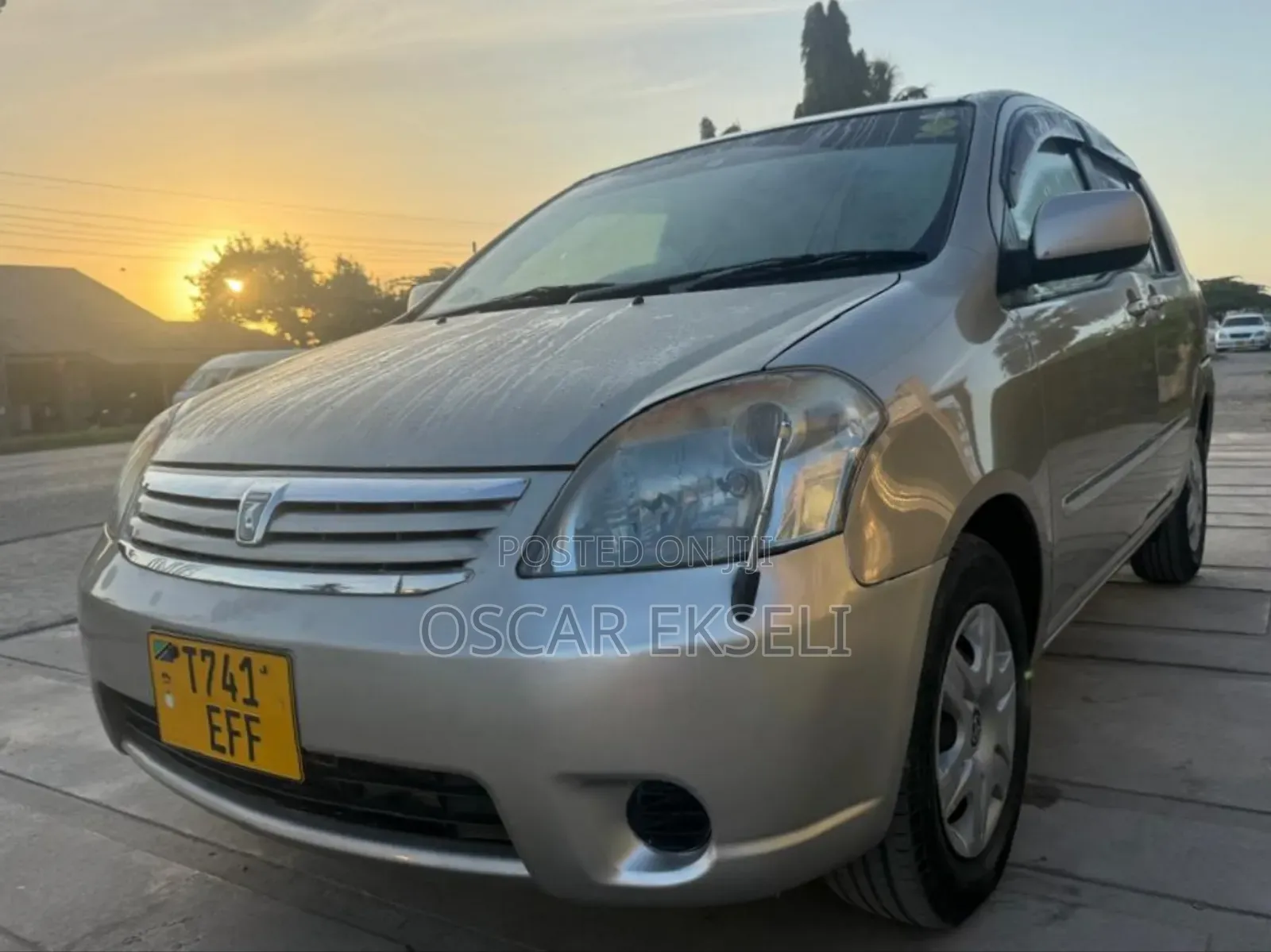 Toyota Raum 2004 Gold
