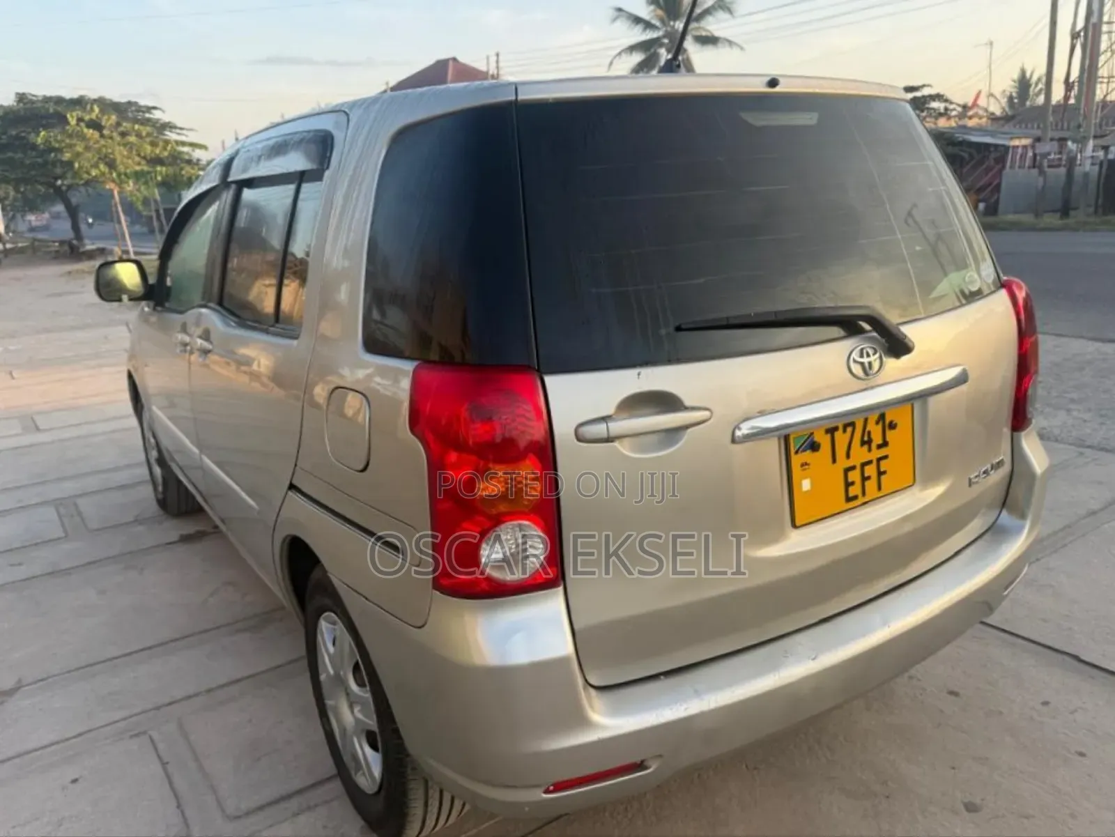 Toyota Raum 2004 Gold