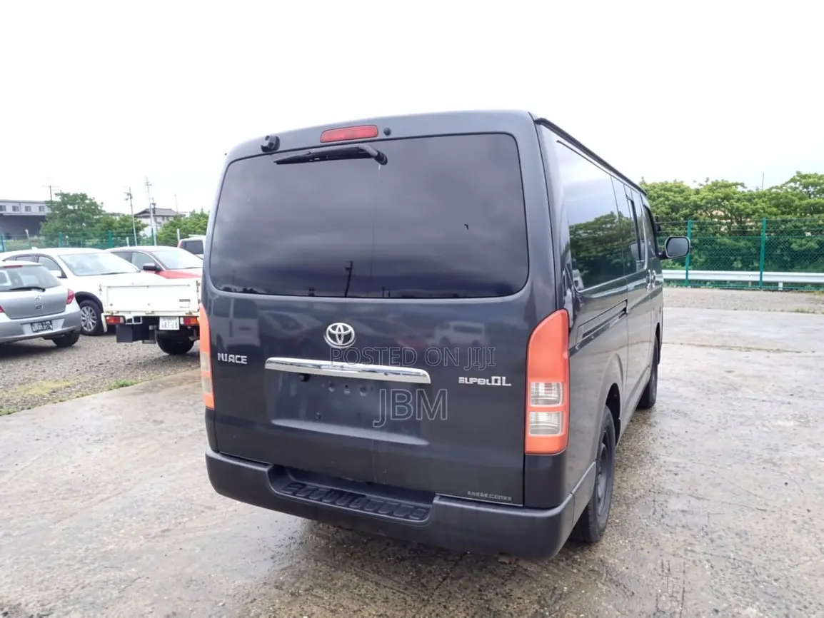 Toyota HiAce 2005 Grey