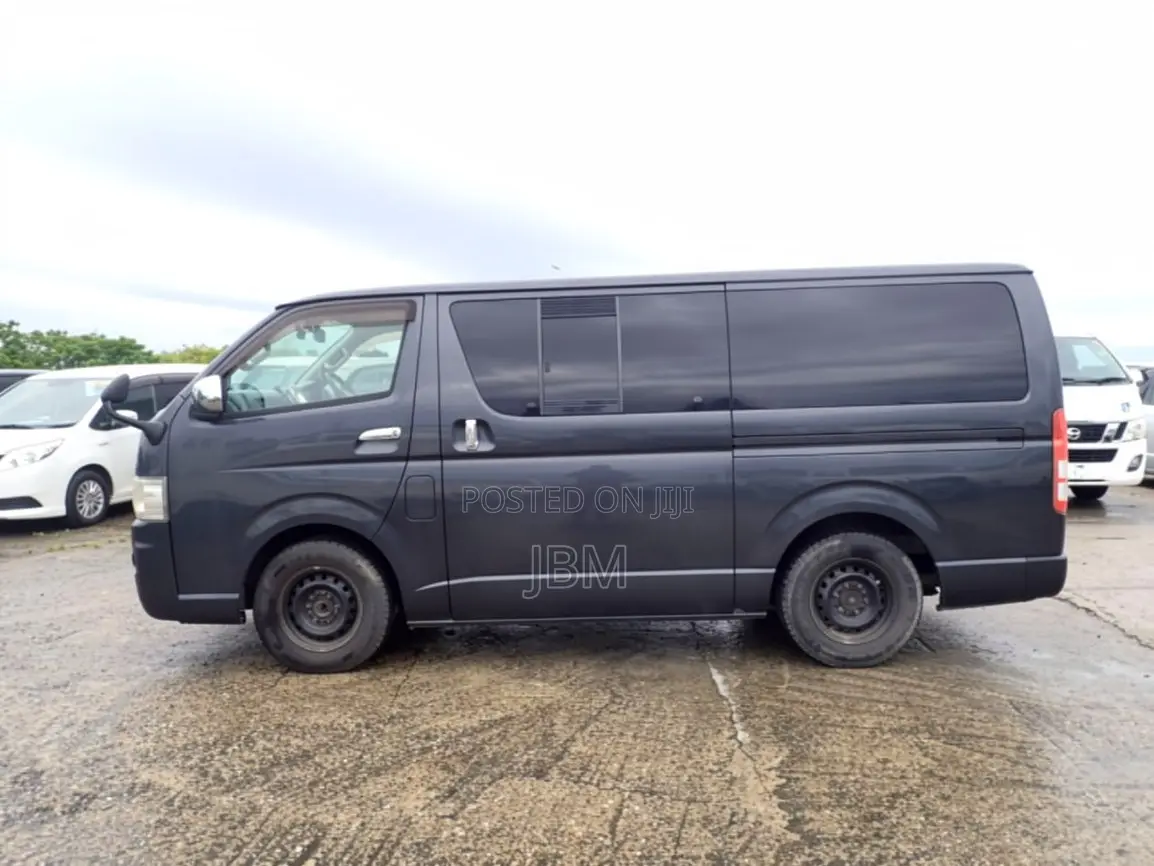 Toyota HiAce 2005 Grey