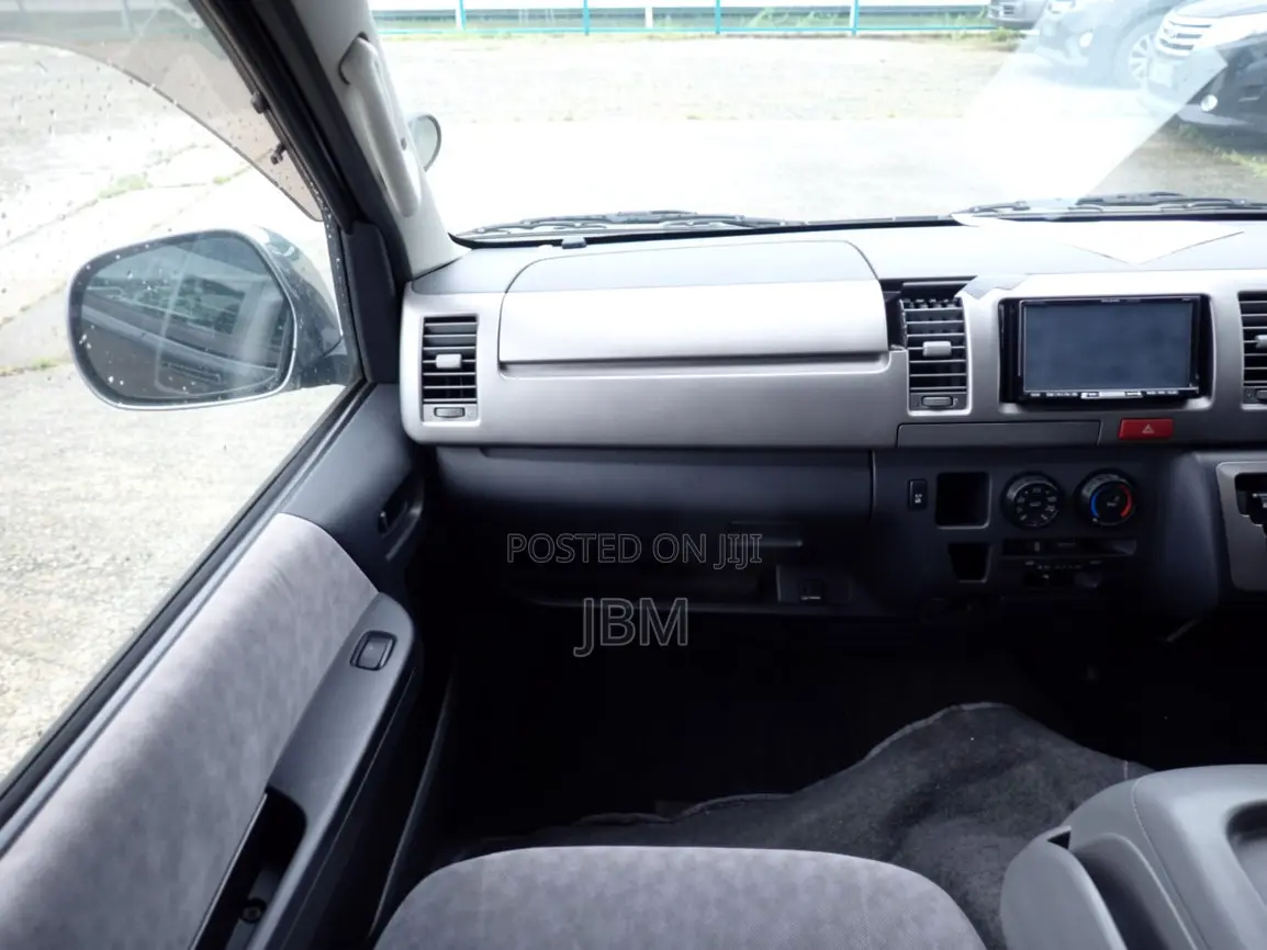 Toyota HiAce 2005 Grey