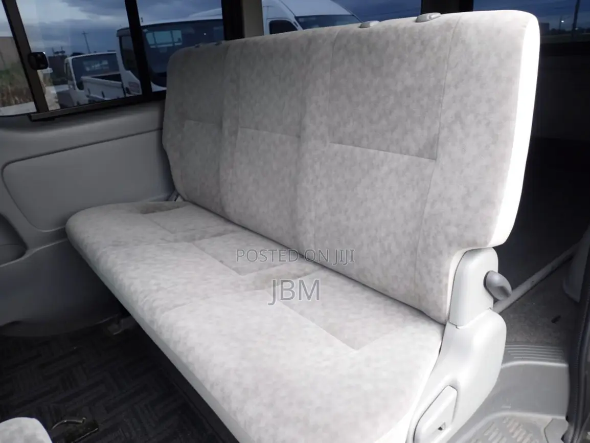 Toyota HiAce 2005 Grey