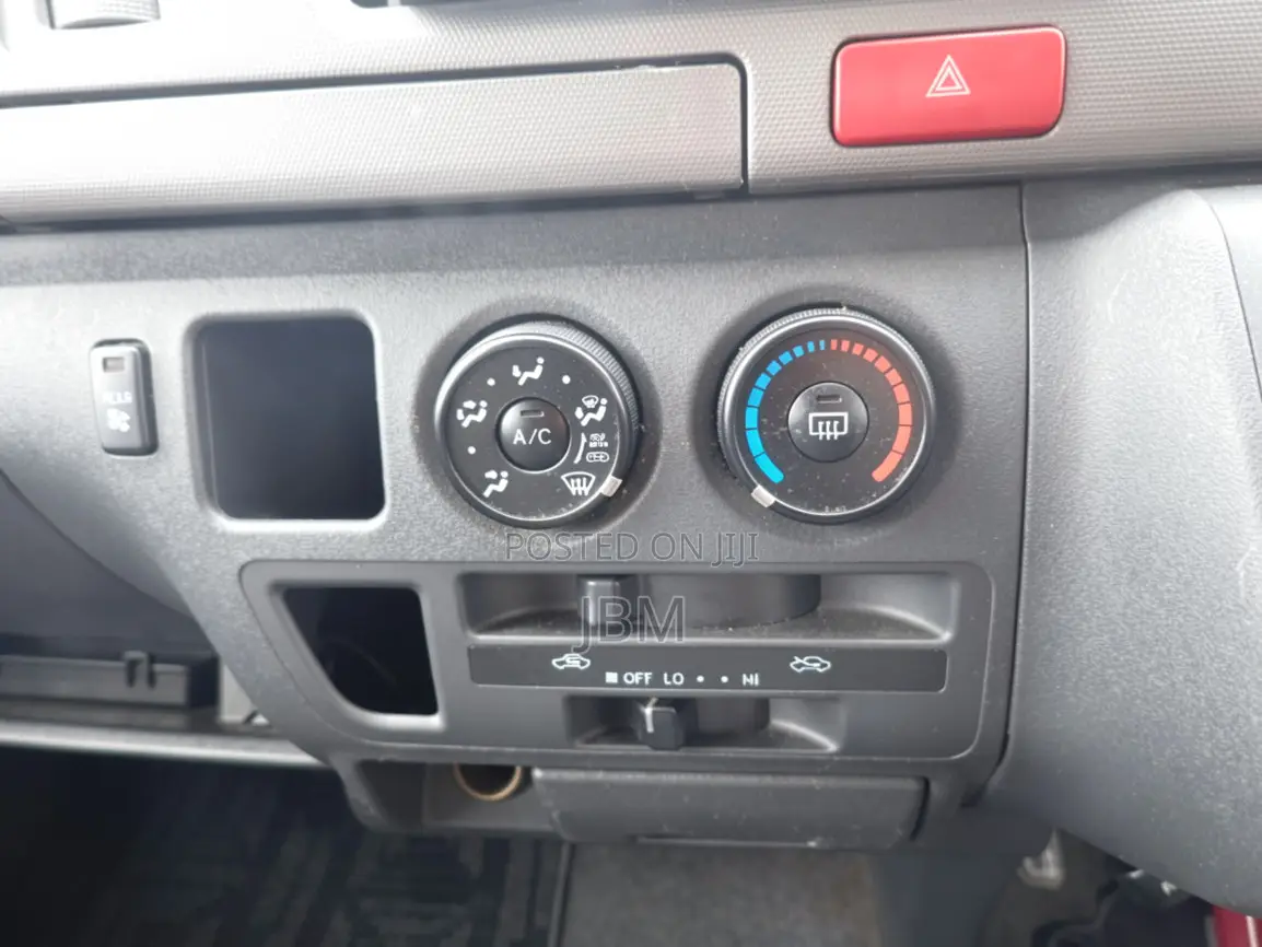 Toyota HiAce 2005 Grey