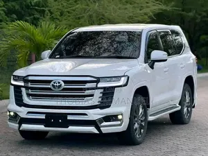 Toyota Land Cruiser 2023 White