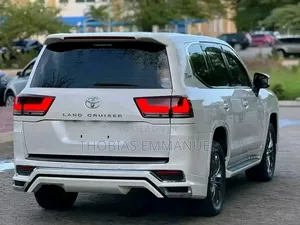Toyota Land Cruiser 2023 White