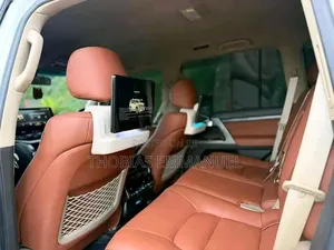 Toyota Land Cruiser 2023 White