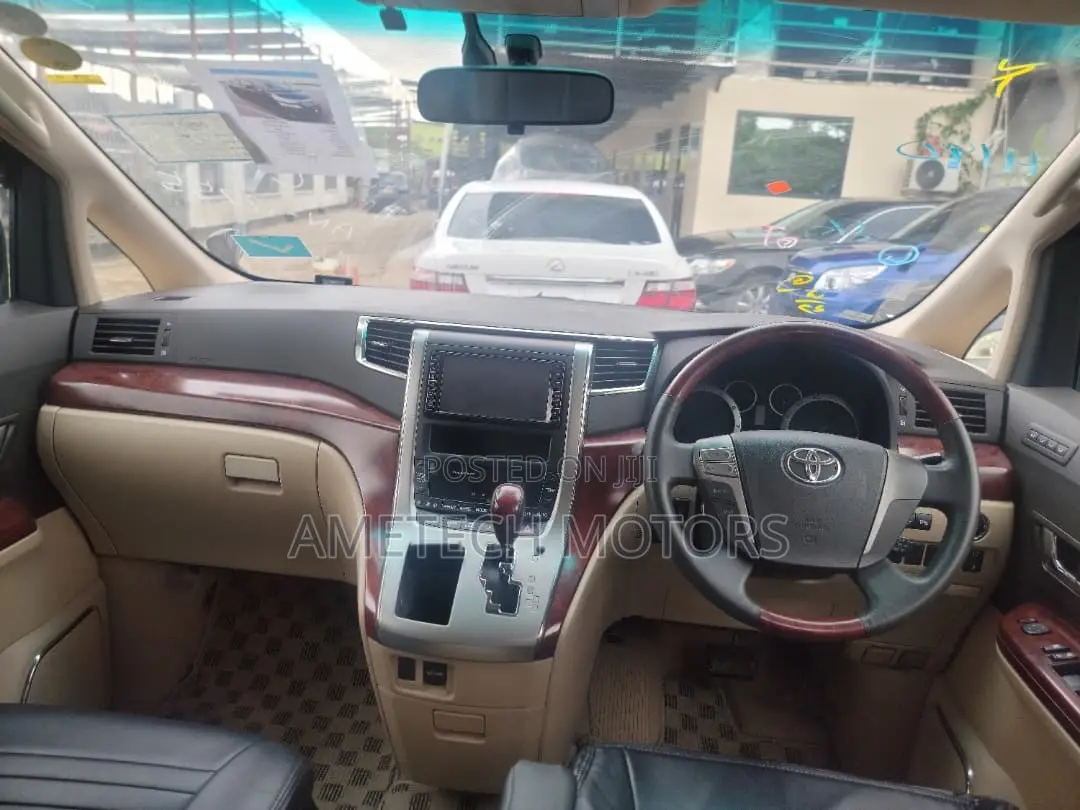 Toyota Alphard 2009 Maroon