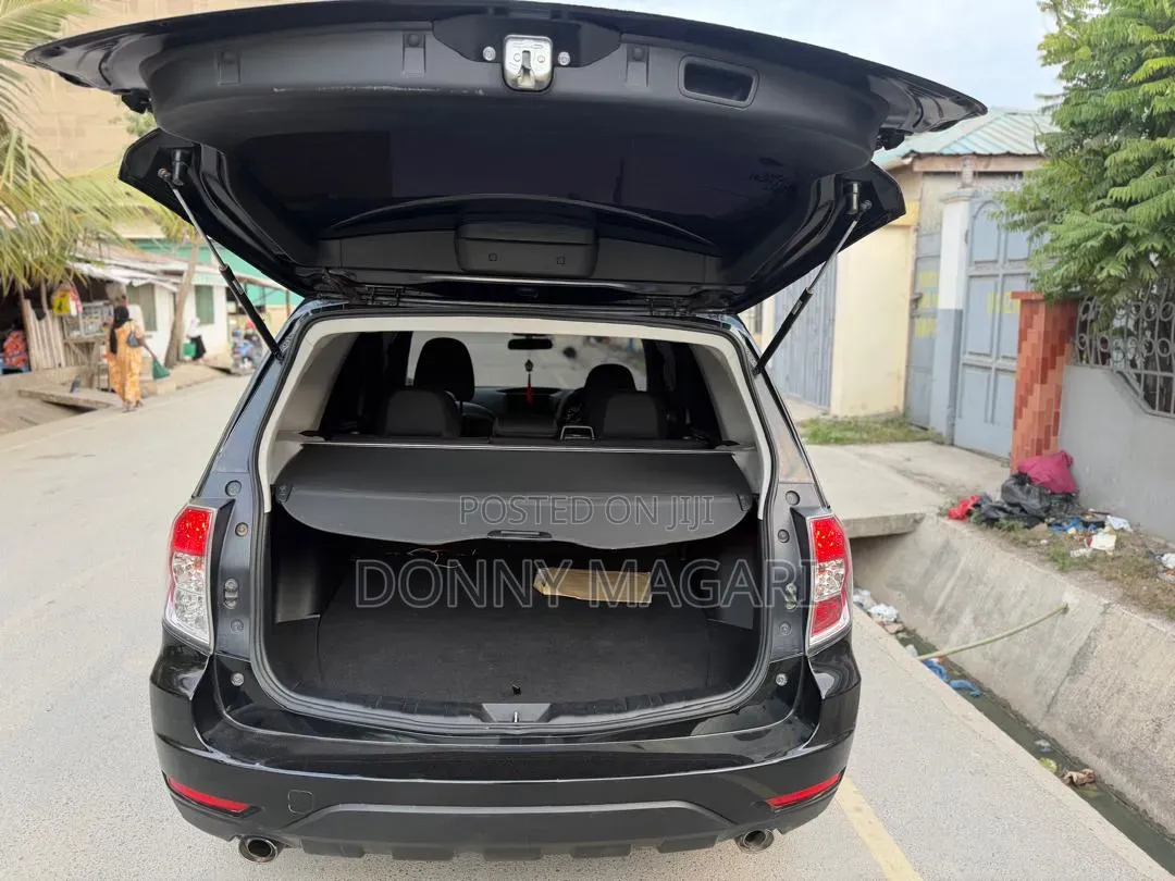 Subaru Forester 2010 Black