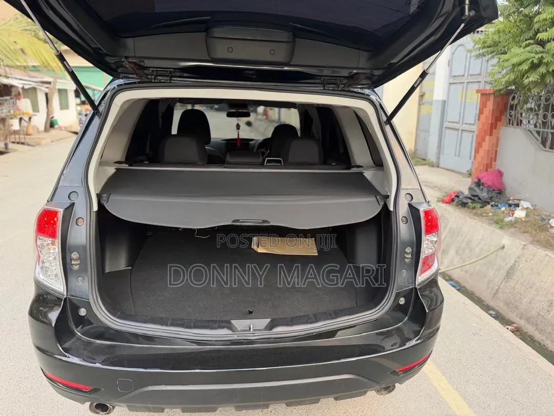 Subaru Forester 2010 Black