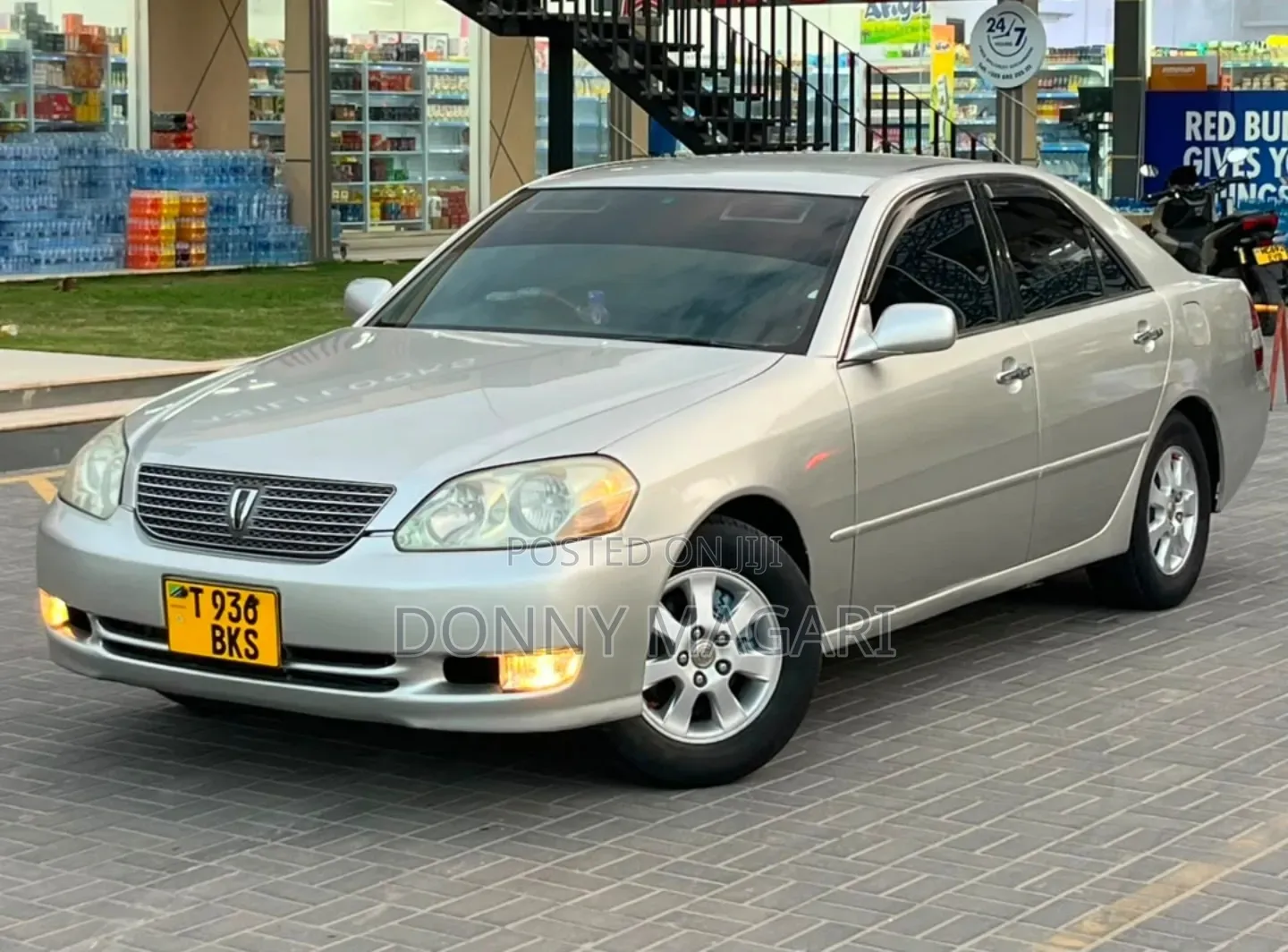 Toyota Mark II 2000 Silver