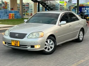 Toyota Mark II 2000 Silver