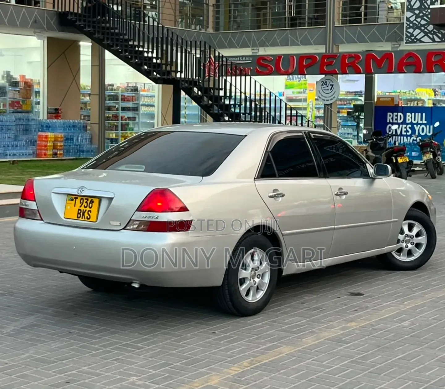 Toyota Mark II 2000 Silver