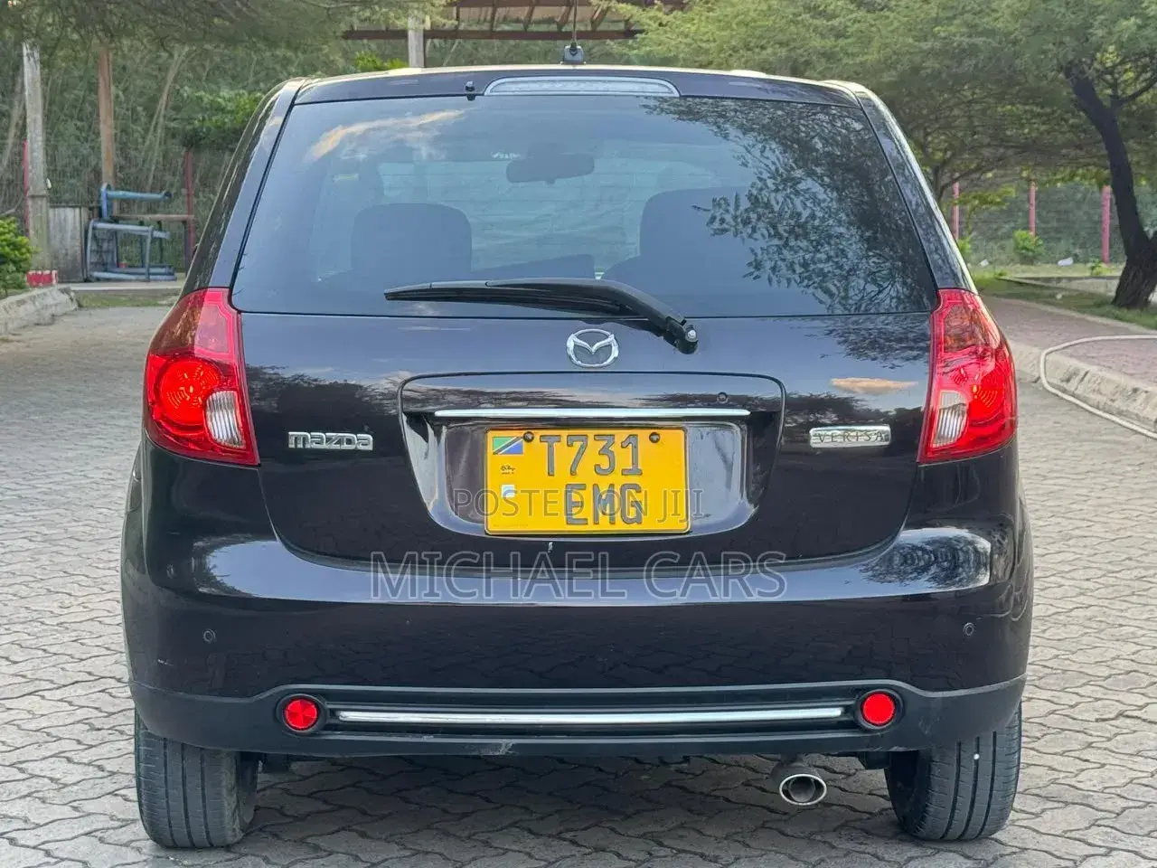 Mazda Verisa 2010 Brown