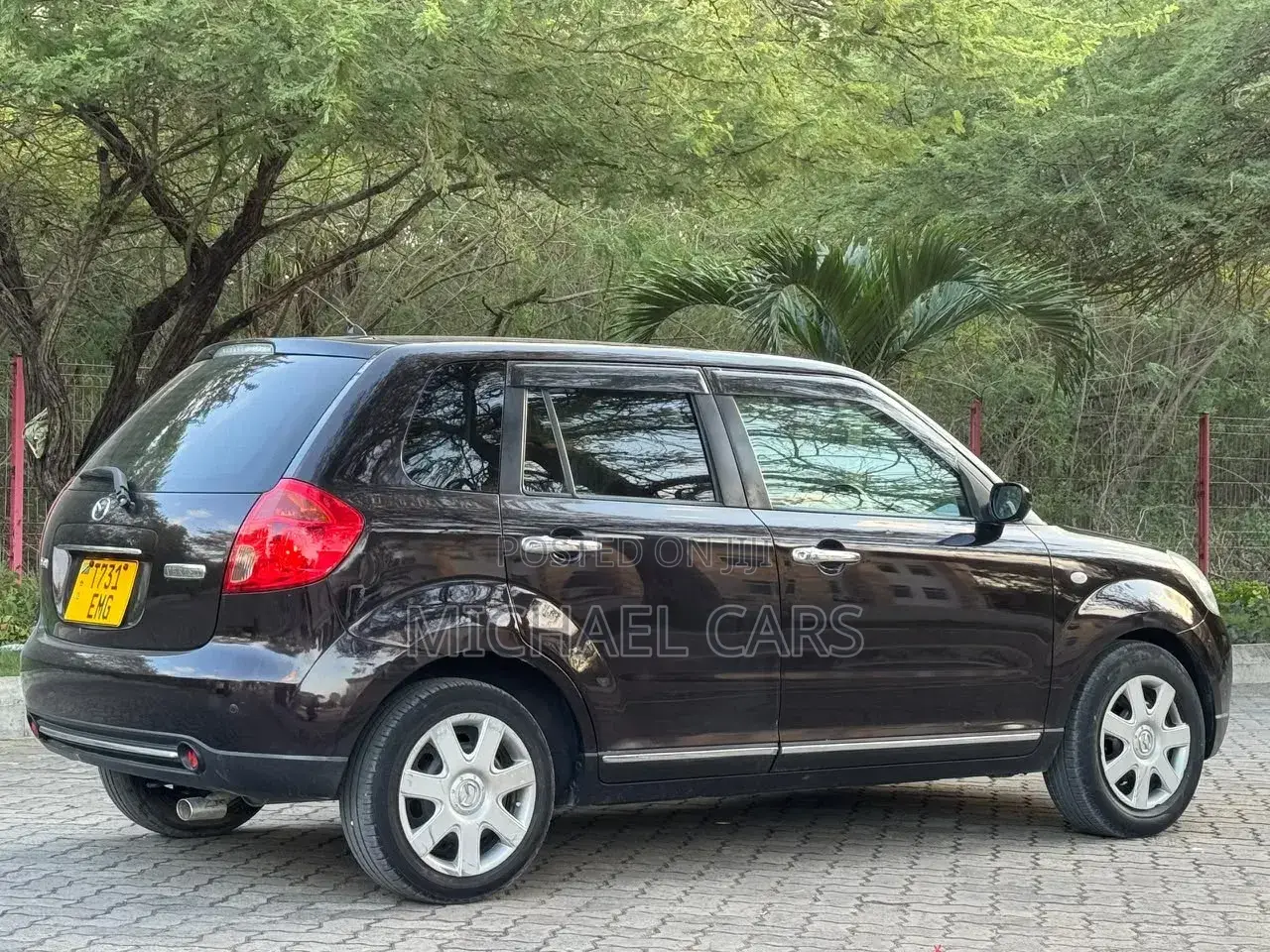 Mazda Verisa 2010 Brown