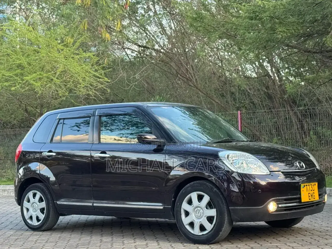 Mazda Verisa 2010 Brown