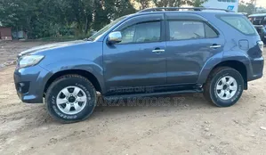 Toyota Fortuner 2007 Gray