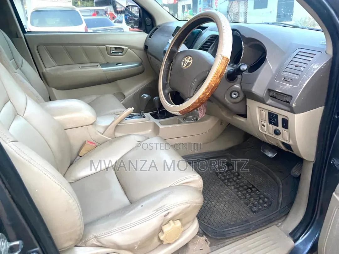 Toyota Fortuner 2007 Gray