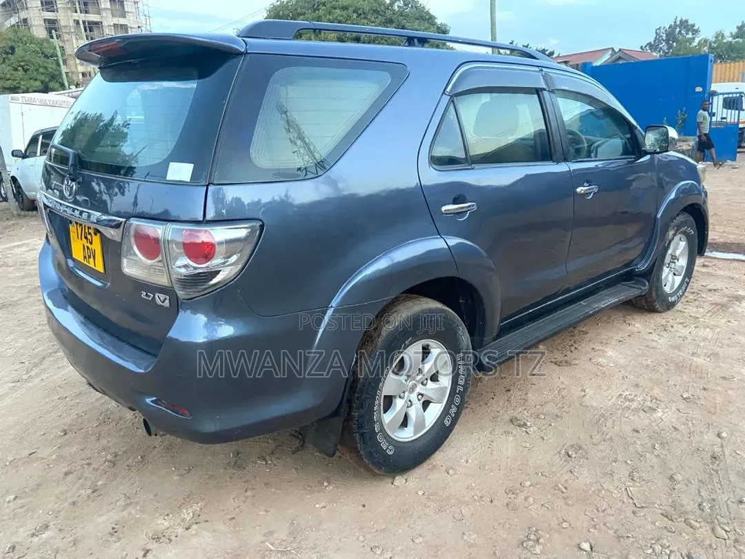 Toyota Fortuner 2007 Gray