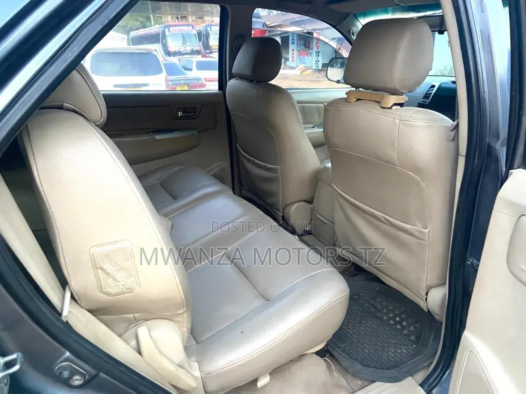 Toyota Fortuner 2007 Gray