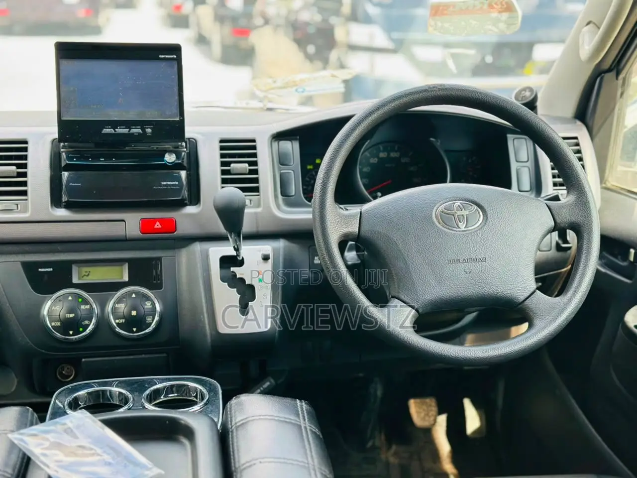Toyota HiAce 2012 White